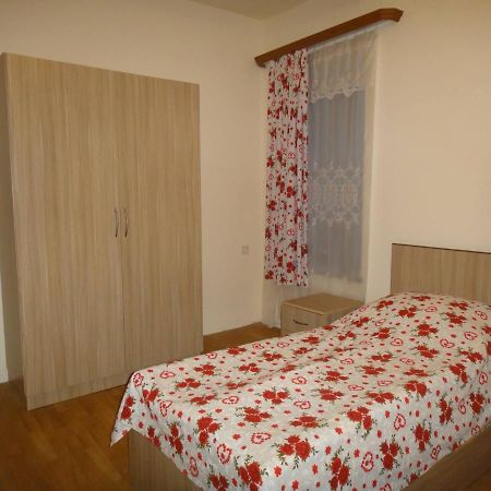 Artyomi Toon Apartment Dilijan Bagian luar foto